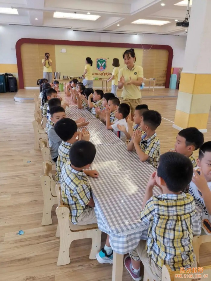 貴州都勻雨花湖(hú)偉才幼兒園：畢業(yè)季系列活動之“今夜不回家”